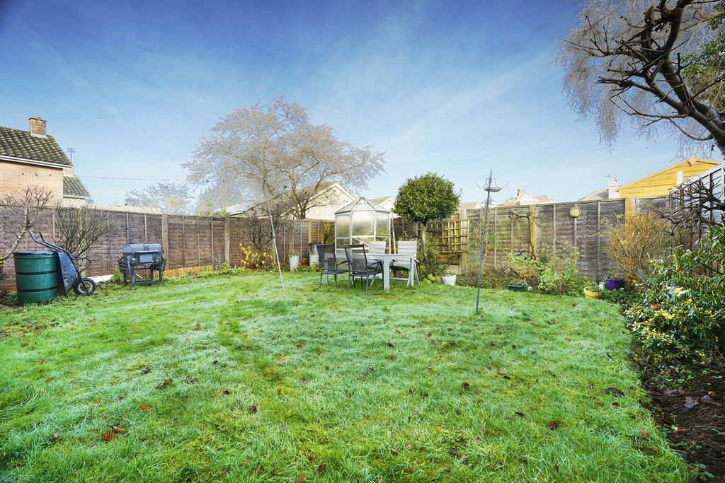 Property photo 2 of 25