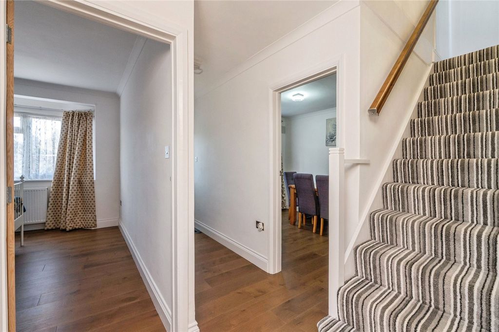 Property photo 2 of 19 Entrance Hallway