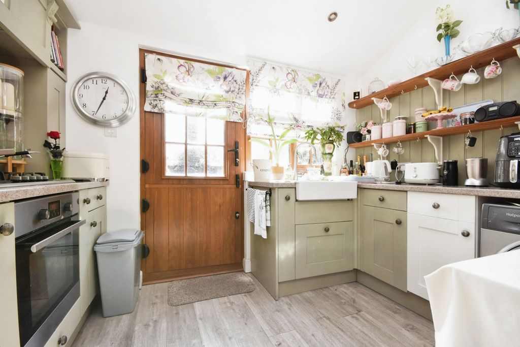 Property photo 3 of 16 Pbox-Img.Jpg