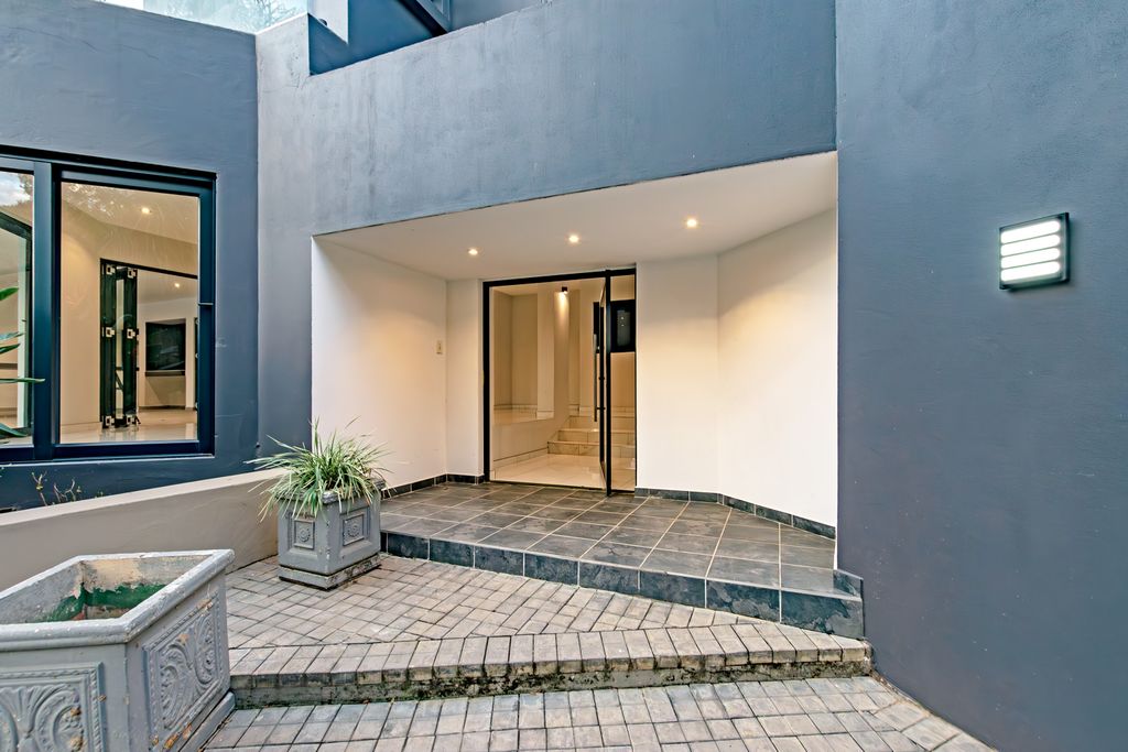 Property photo 3 of 43