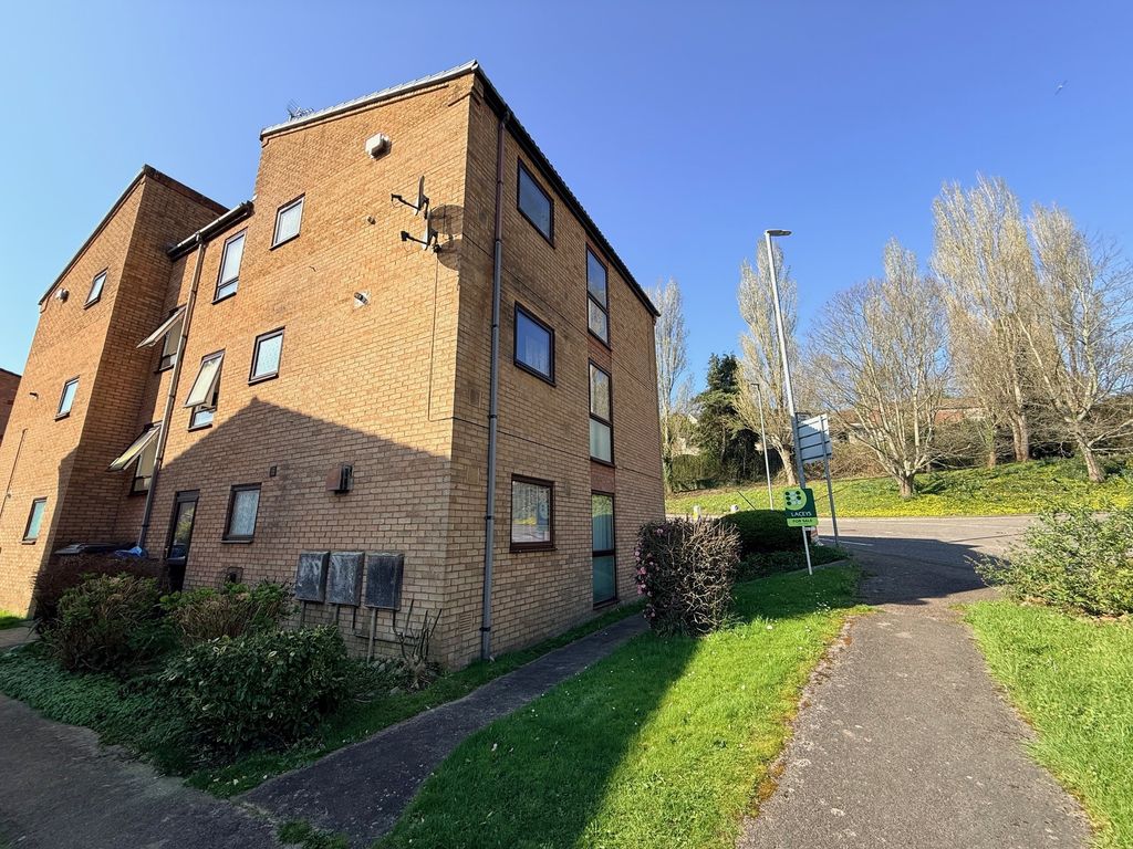 Property photo 1 of 8 Front Aspect