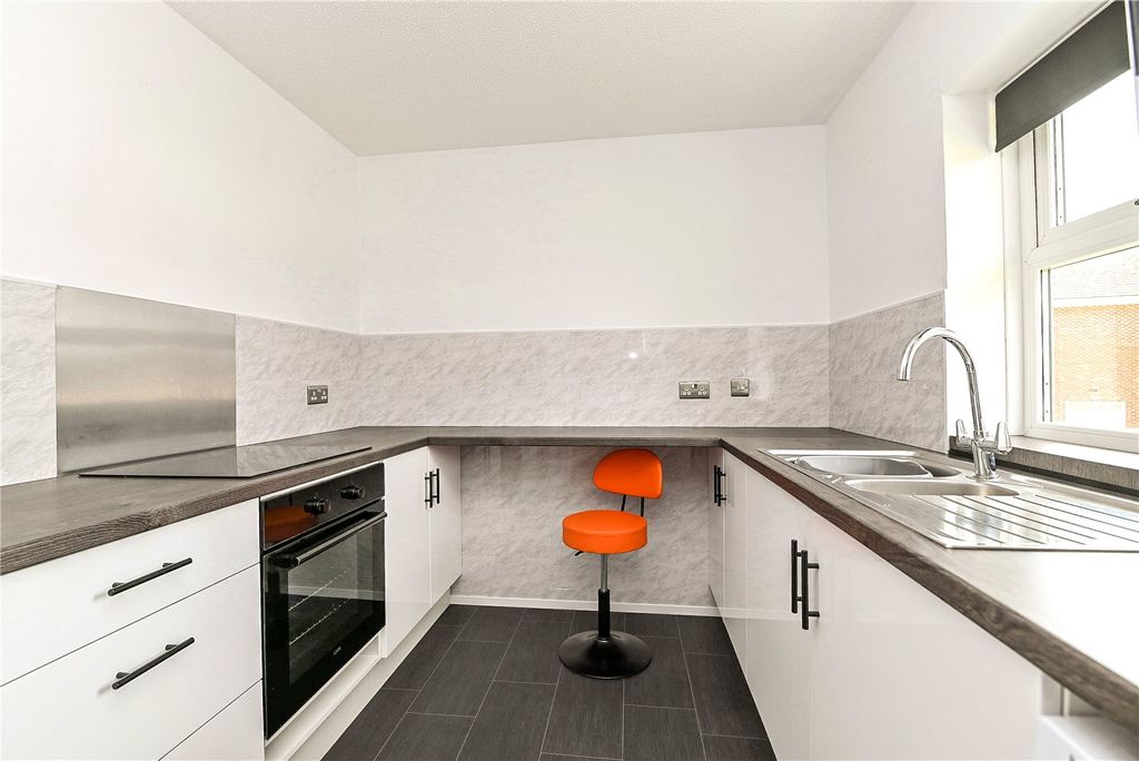Property photo 3 of 15 Picture No. 04