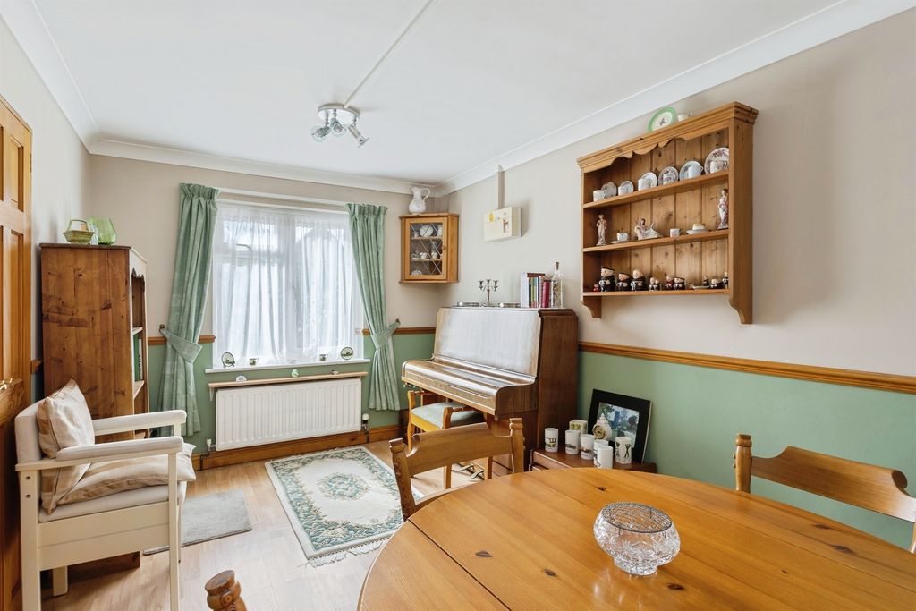 Property photo 3 of 23