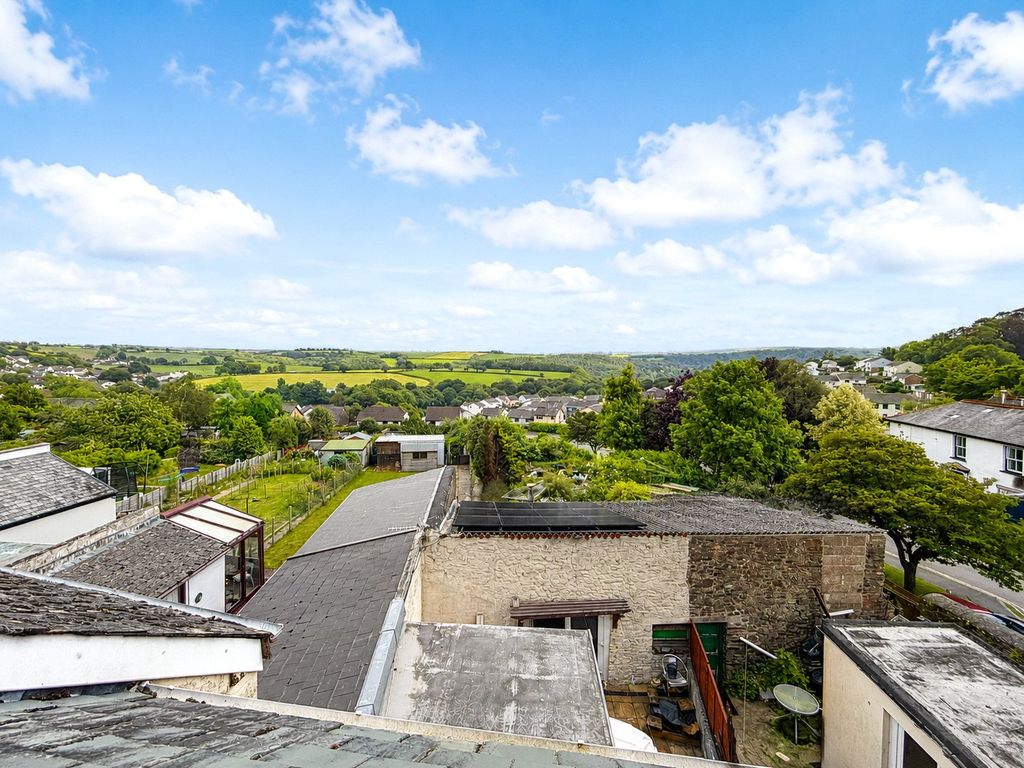 Property photo 2 of 18 2 - Picture No. 06