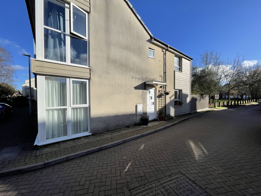 Property photo 1 of 18 Photo 2