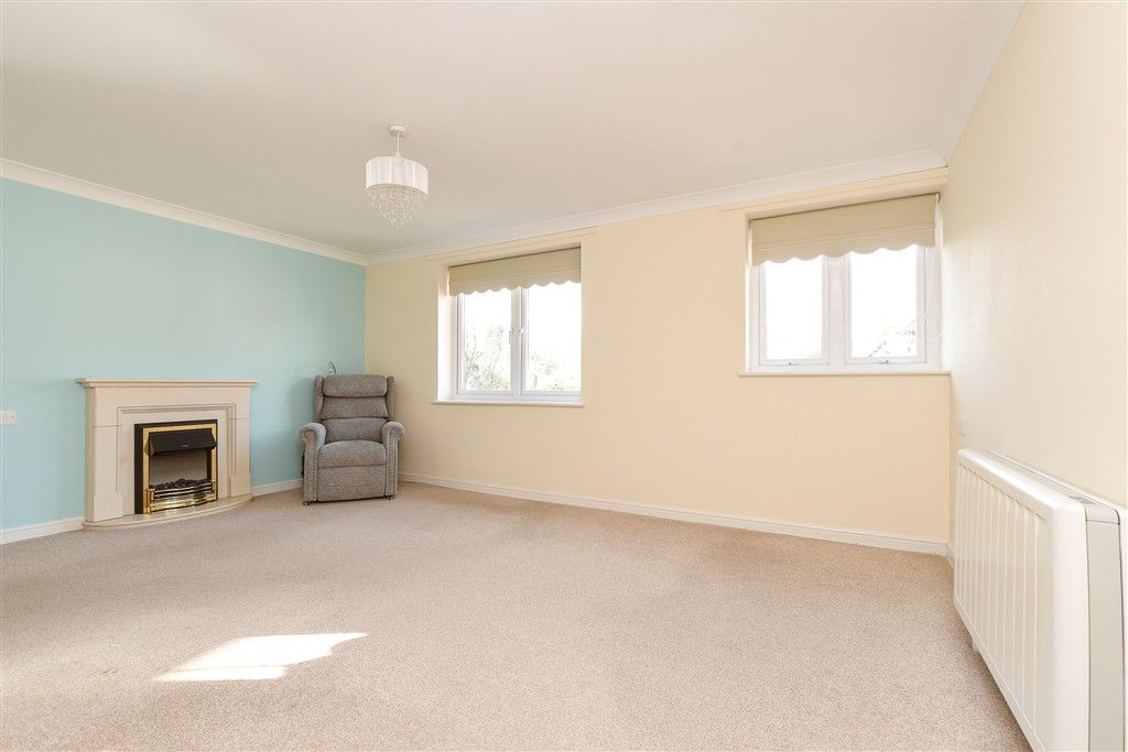 Property photo 1 of 12 Lounge/Diner