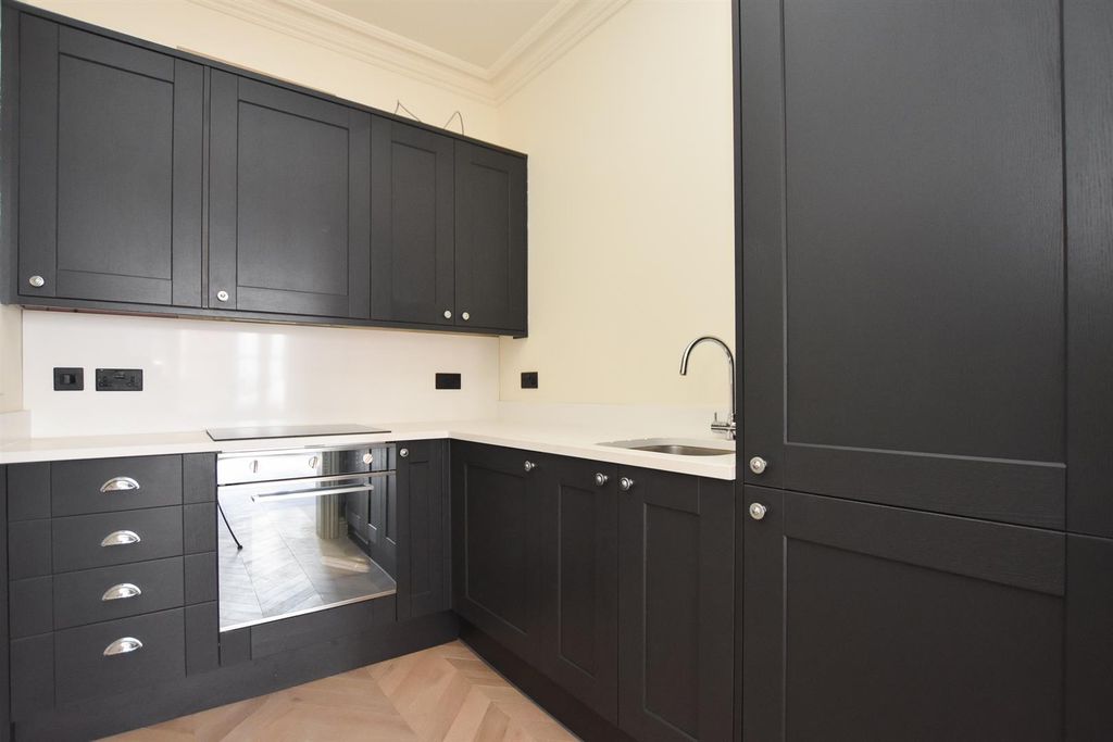 Property photo 3 of 13 Kitchen