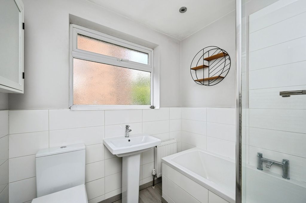Property photo 3 of 17 Photo