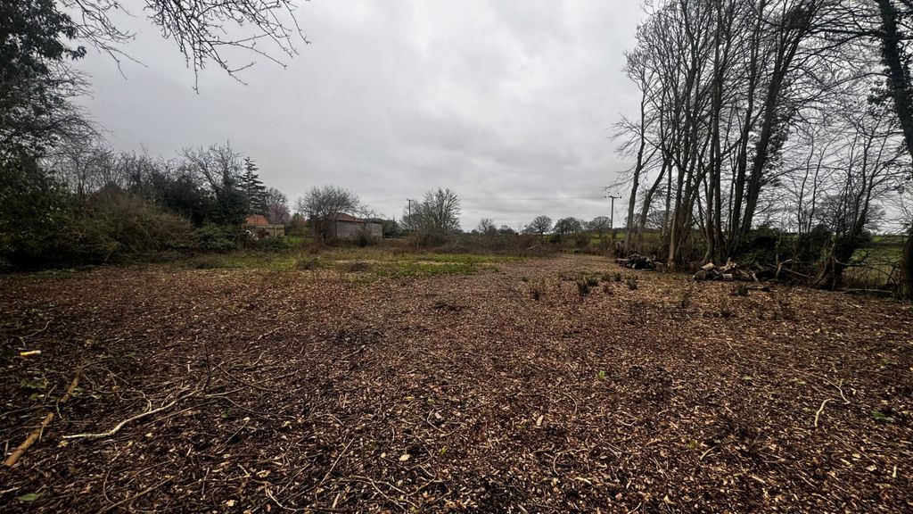 Property photo 2 of 5 Picture No. 04