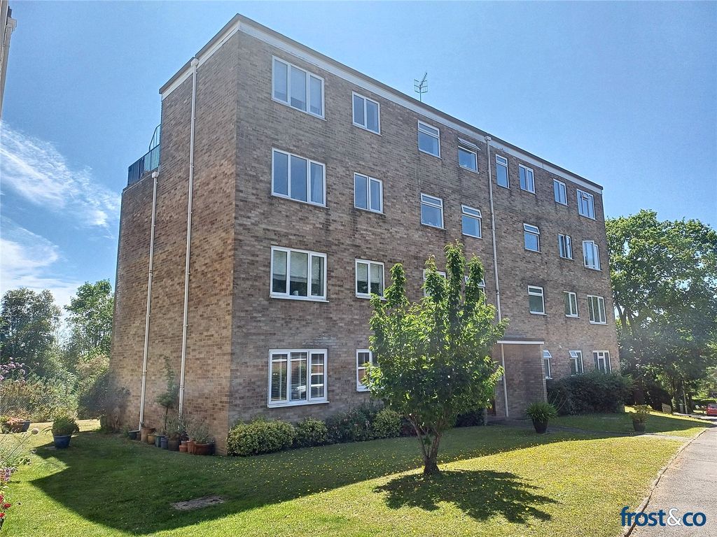 Property photo 1 of 18 Steepdene