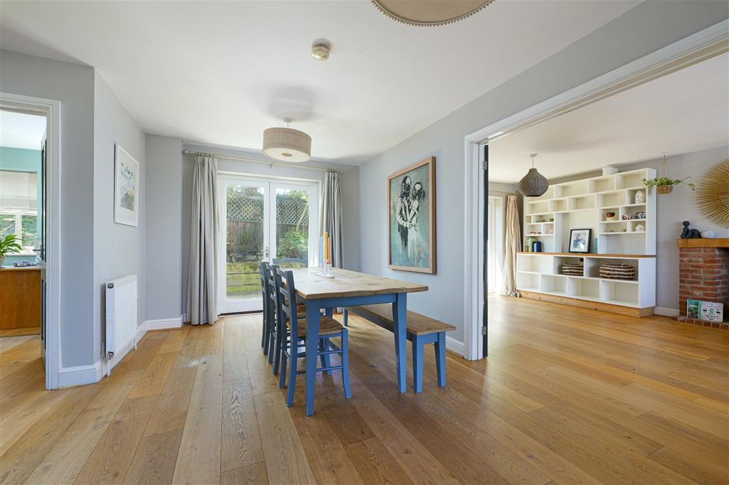 Property photo 3 of 33