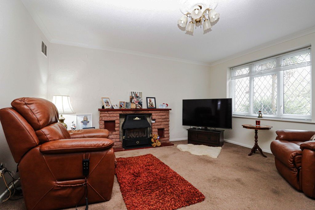 Property photo 3 of 16 Picture 3