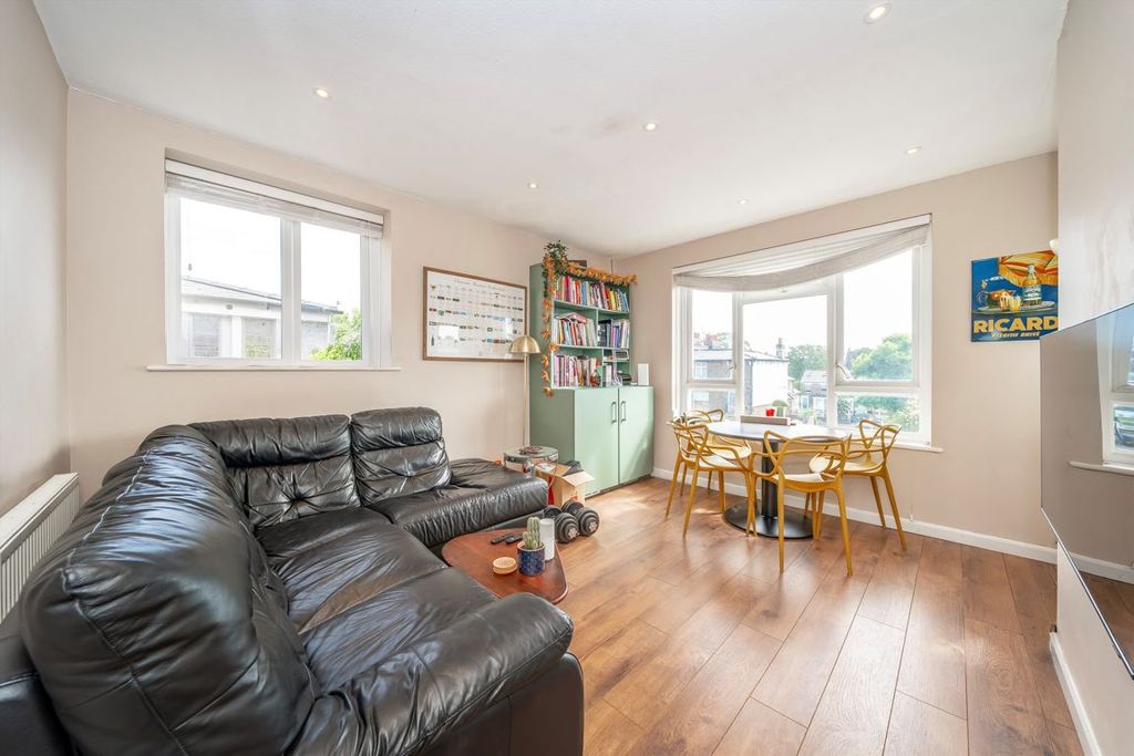 Property photo 2 of 7