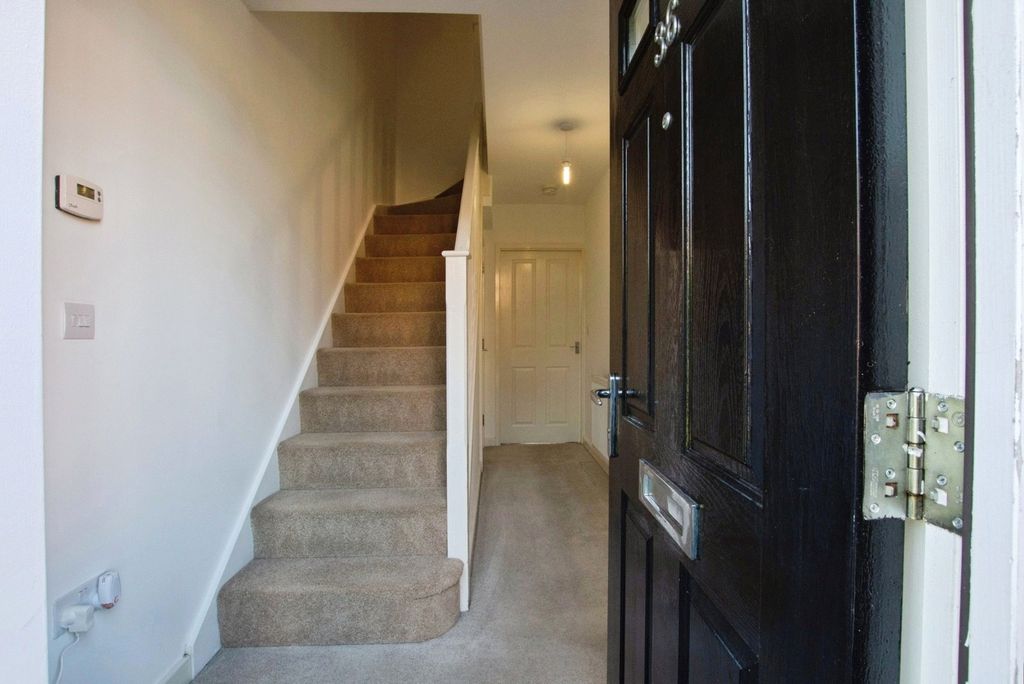 Property photo 2 of 13 Enterance