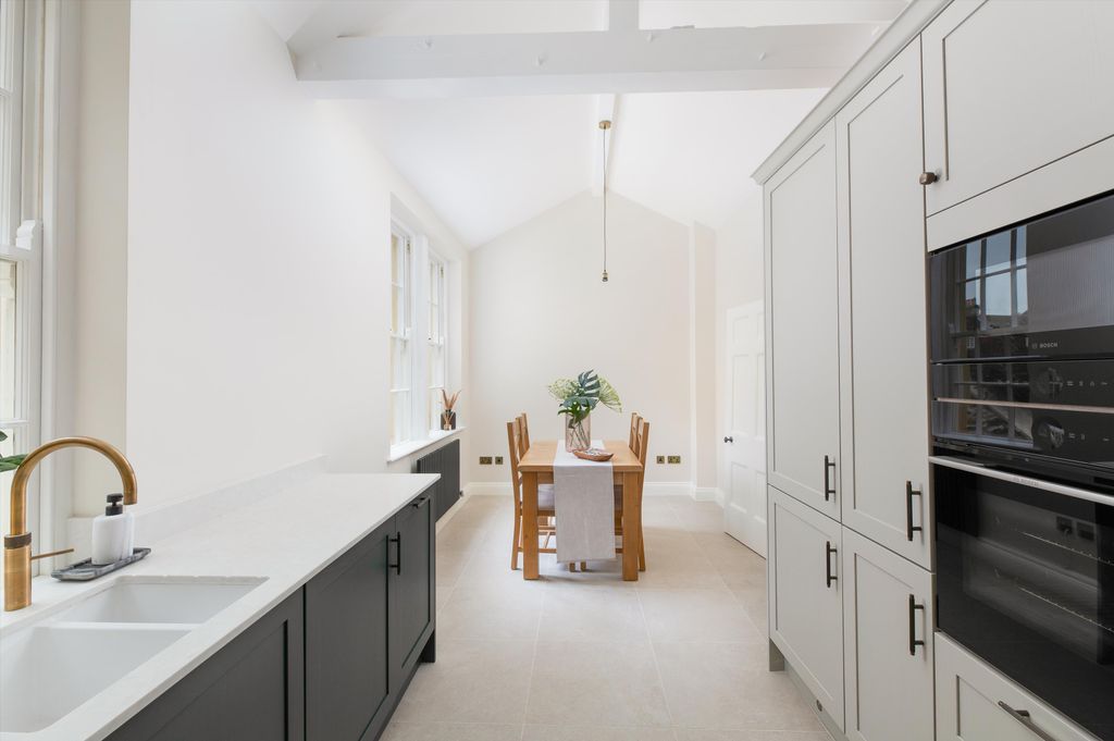 Property photo 3 of 11 Image