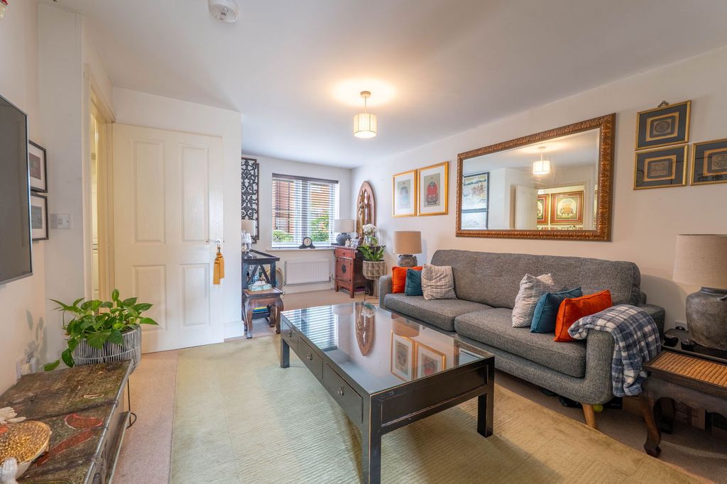 Property photo 2 of 17