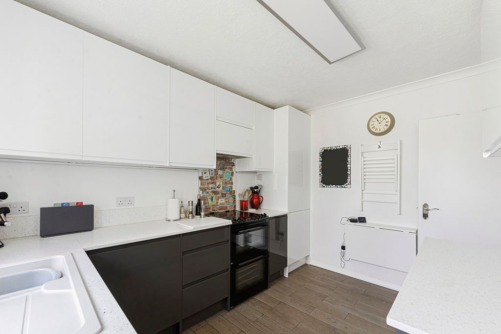Property photo 3 of 17 Photo 7