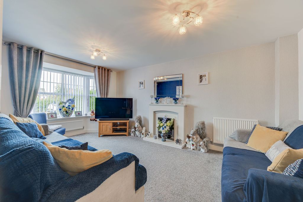 Property photo 2 of 31