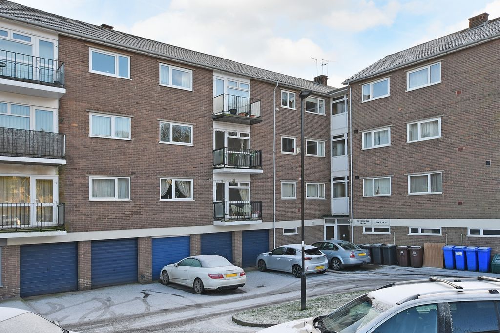 2 bed flat for sale Bradway Bank