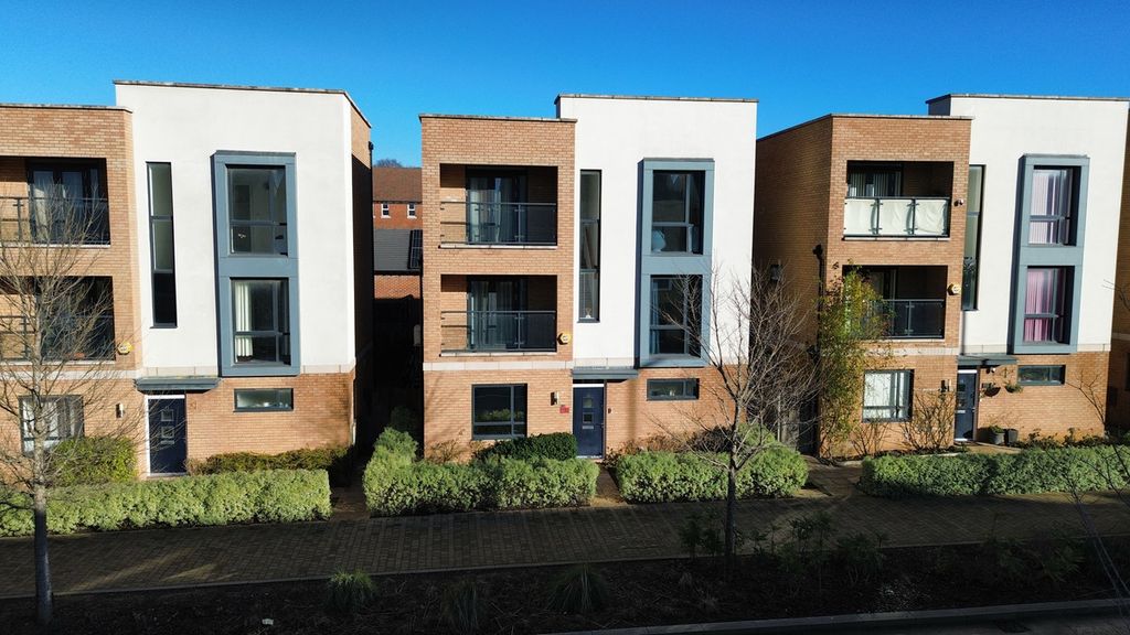 Property photo 1 of 28