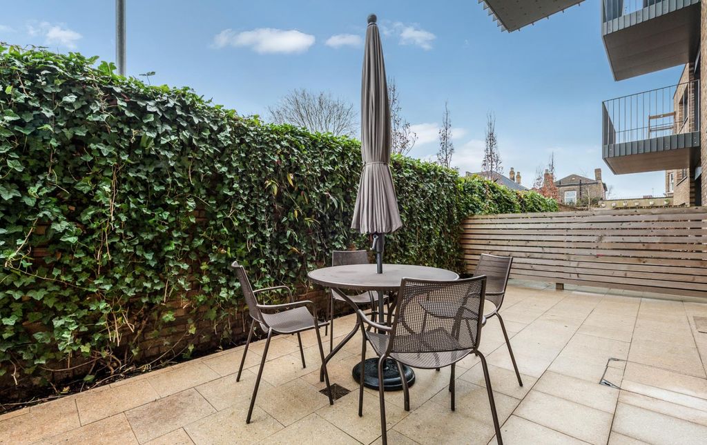 Property photo 2 of 11