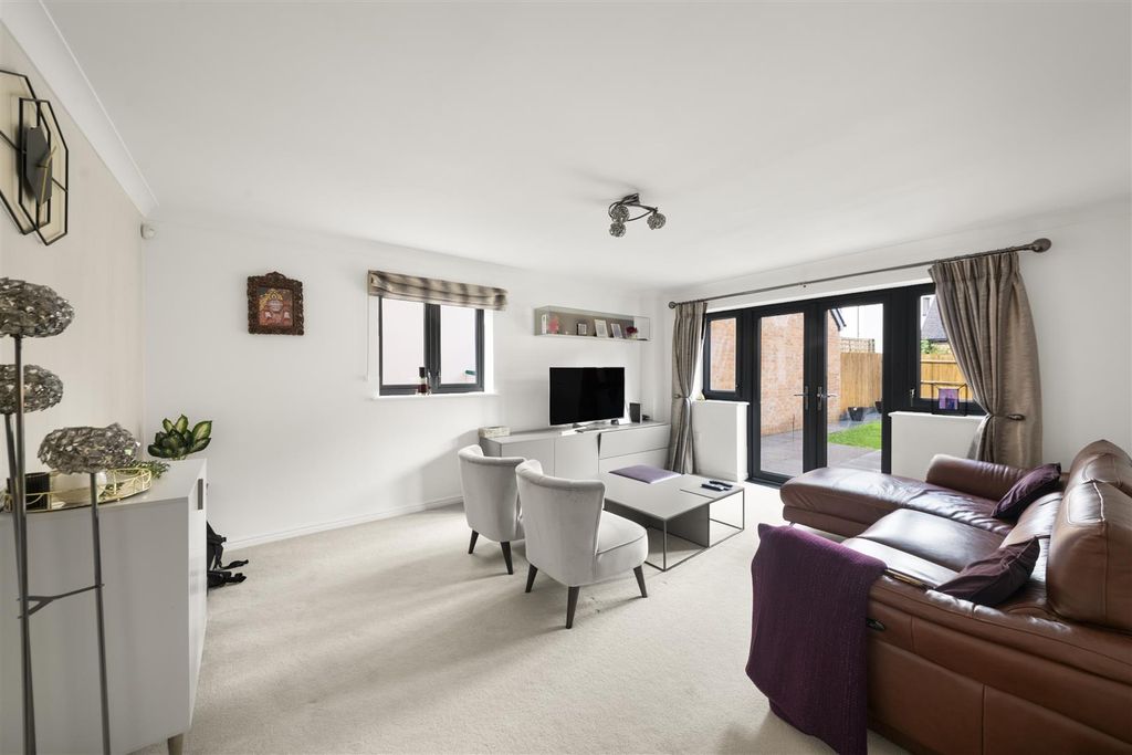 Property photo 3 of 18