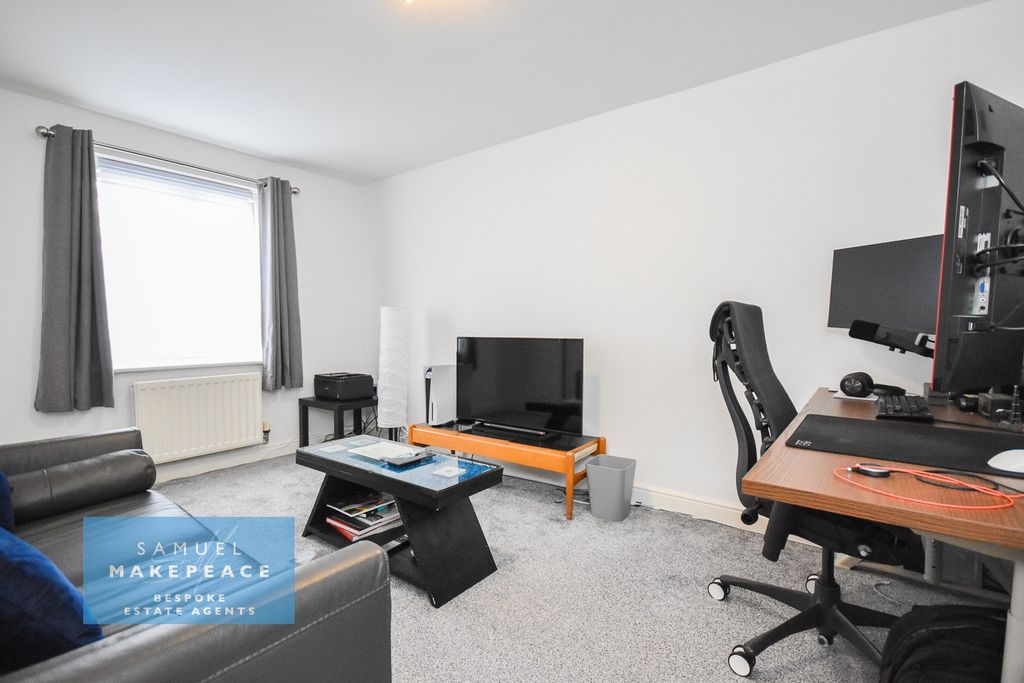 Property photo 3 of 17 Gallery