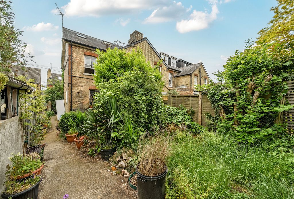 Property photo 3 of 17 1288055-50-682d9E...