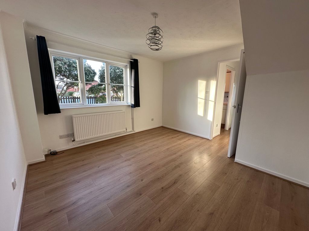 Property photo 2 of 14 Living Room