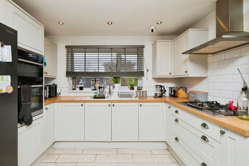 Property photo 2 of 27 Pbox-Img.Jpg