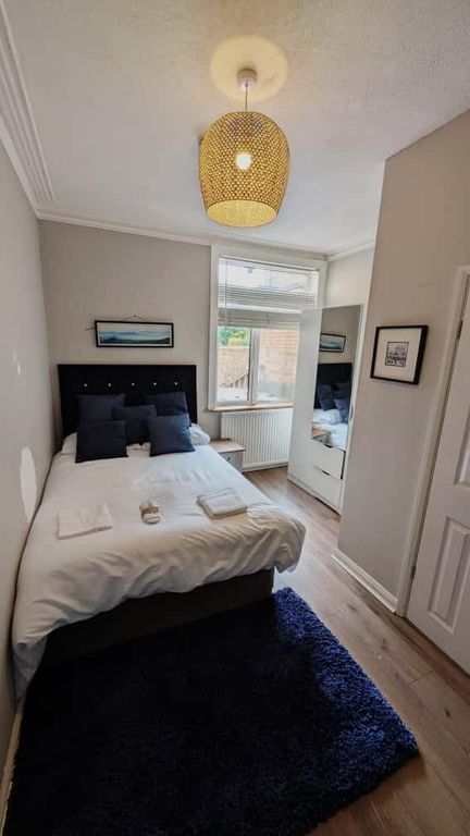 Property photo 1 of 11 Bedroom