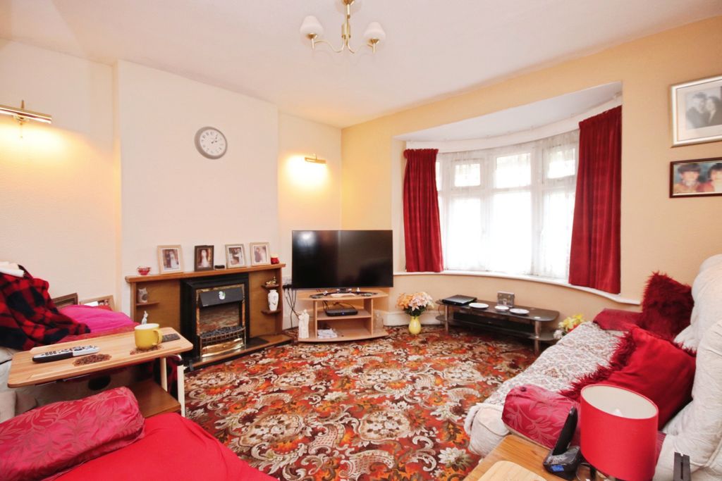 Property photo 2 of 16