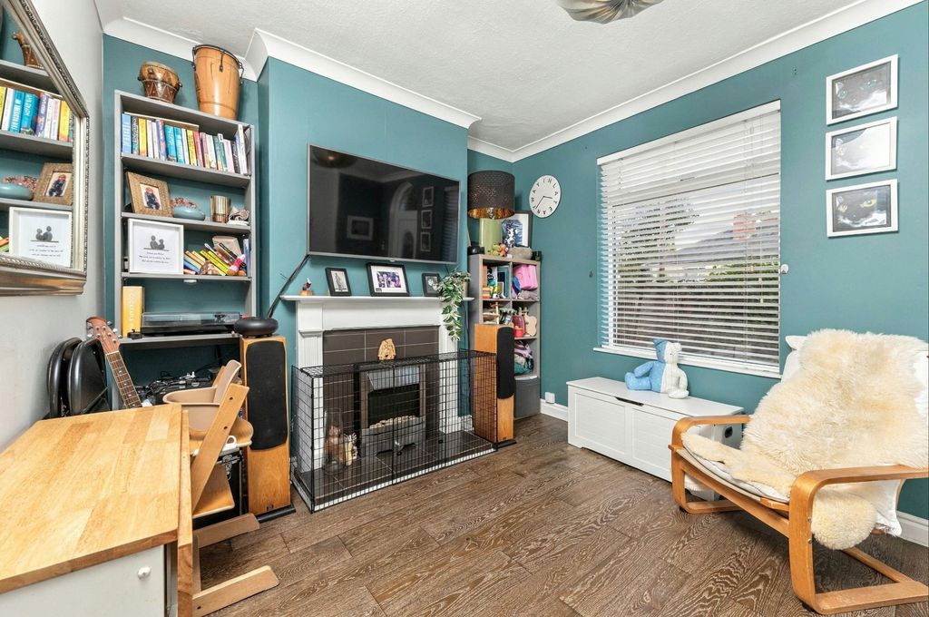 Property photo 2 of 12