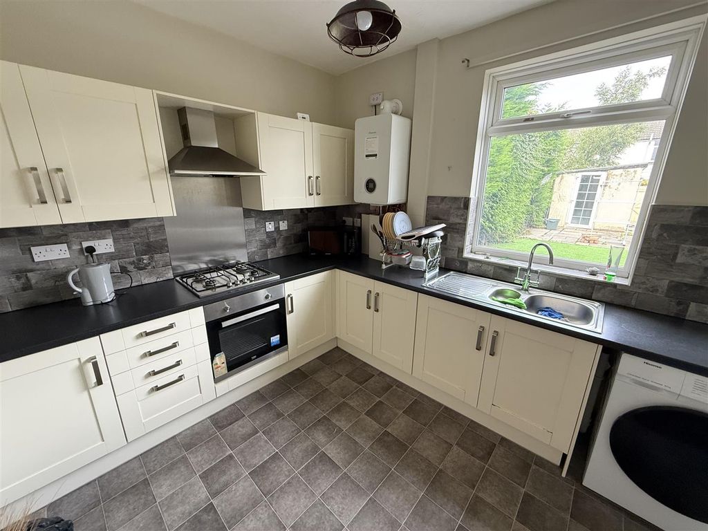 Property photo 3 of 7 Kitchen/Diner