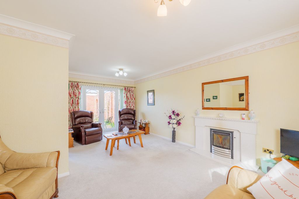 Property photo 2 of 16 4976853