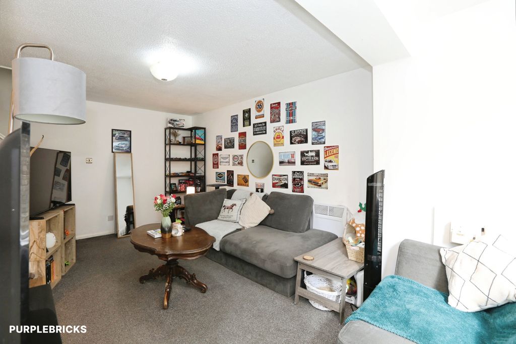 Property photo 3 of 15