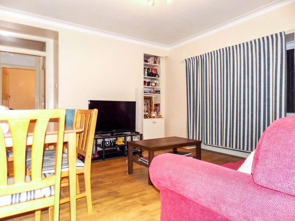 Property photo 2 of 8 Gallery