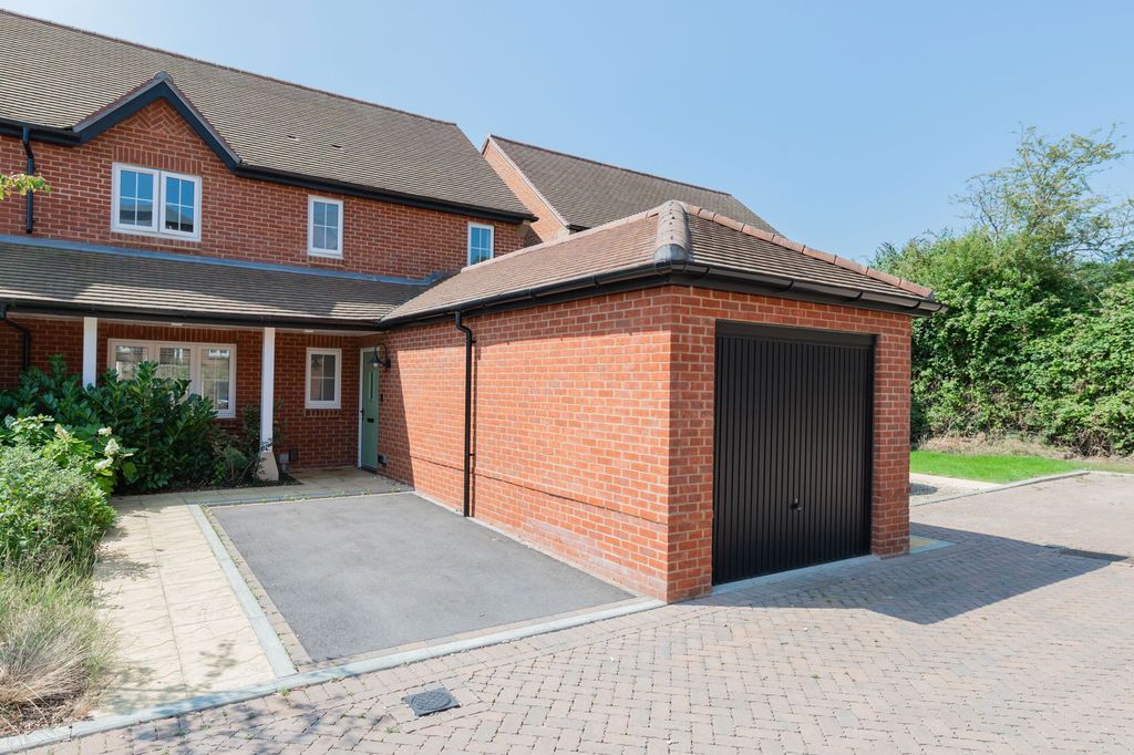 Property photo 1 of 31