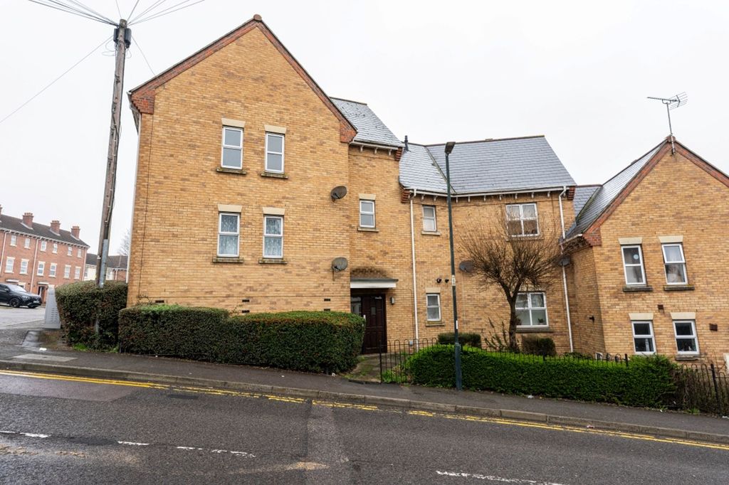 Property photo 1 of 6