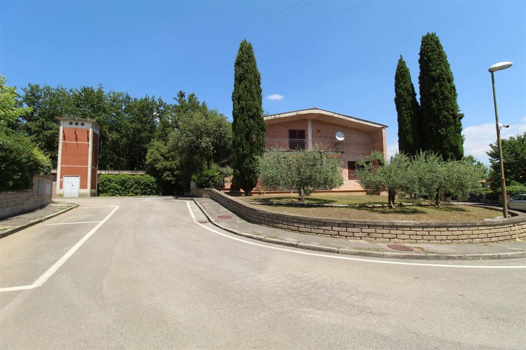 Property photo 2 of 30