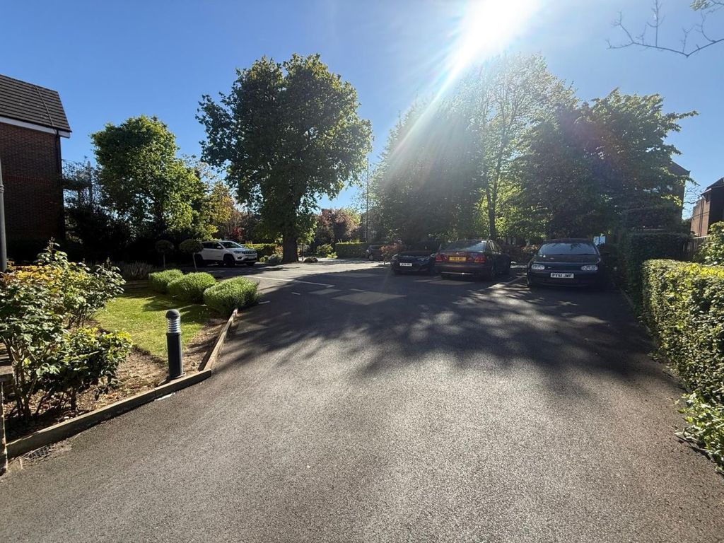 Property photo 2 of 9