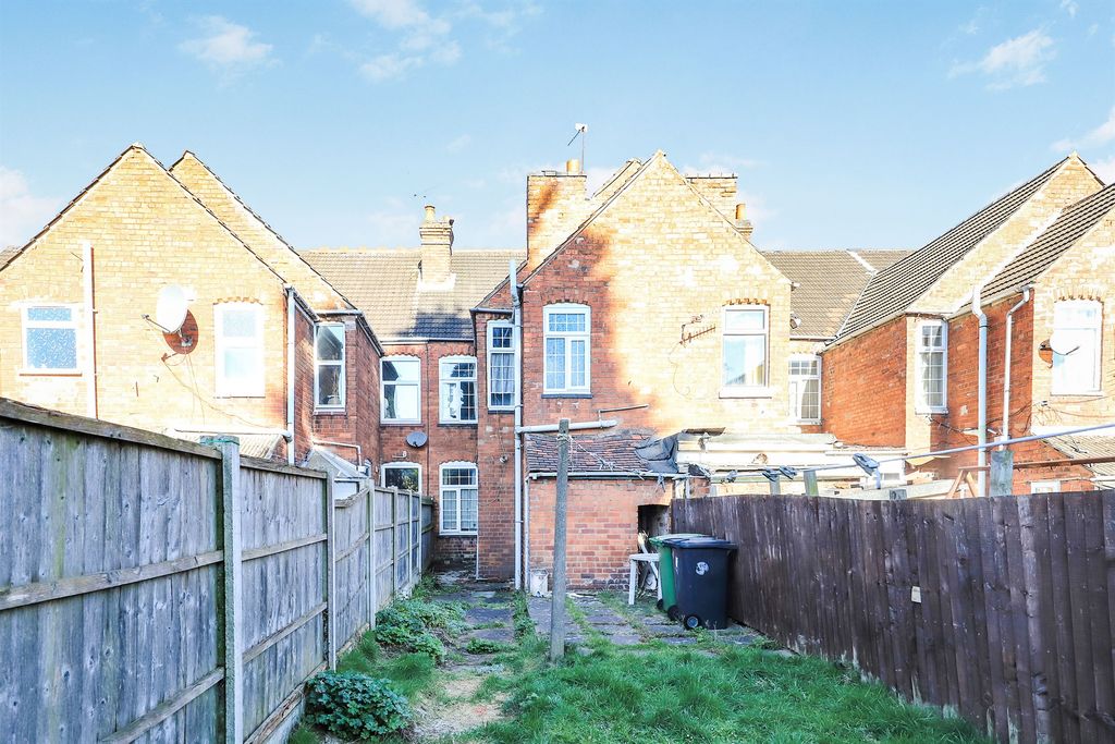 Property photo 2 of 13