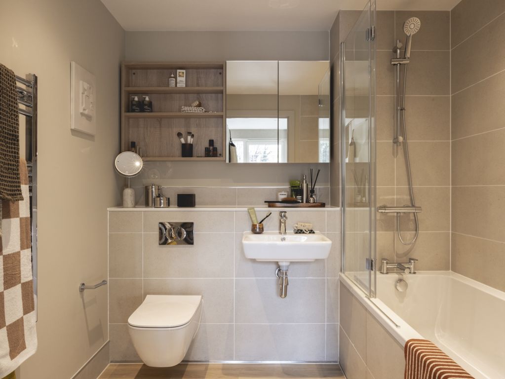 Property photo 2 of 8 1 Bed Show Apt En...