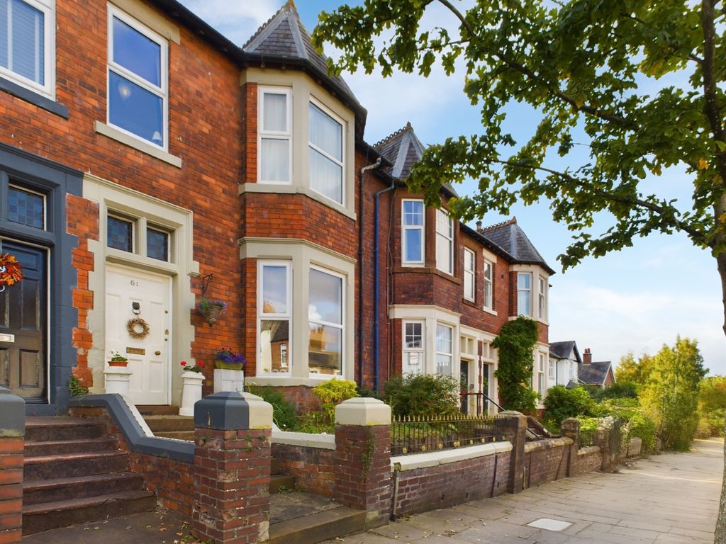 Property photo 1 of 32