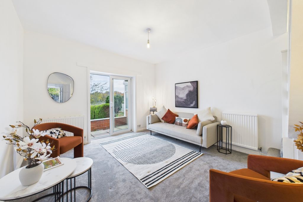 Property photo 3 of 20 Living Room