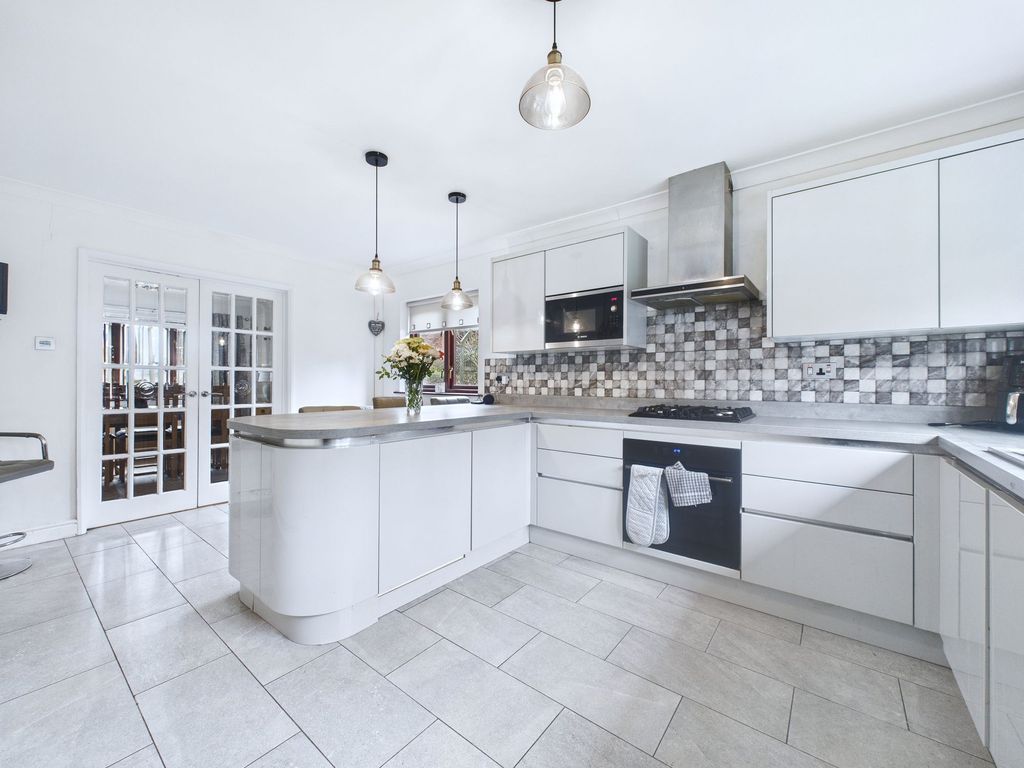 Property photo 3 of 33