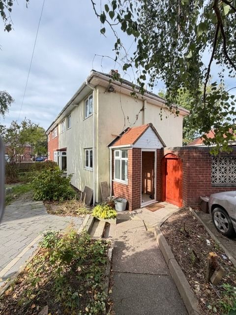 Property photo 2 of 32