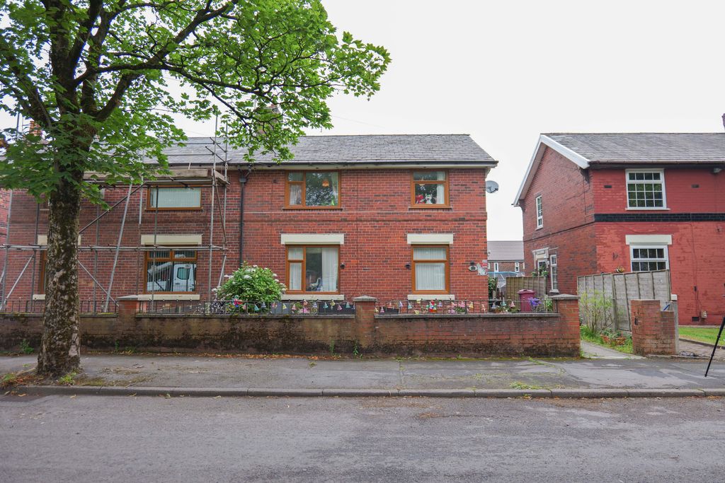 Property photo 1 of 24