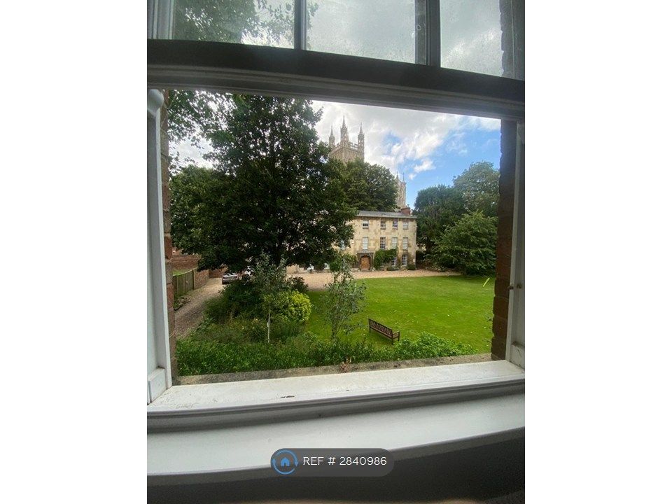 Property photo 1 of 16 Gloucester Cathedral View