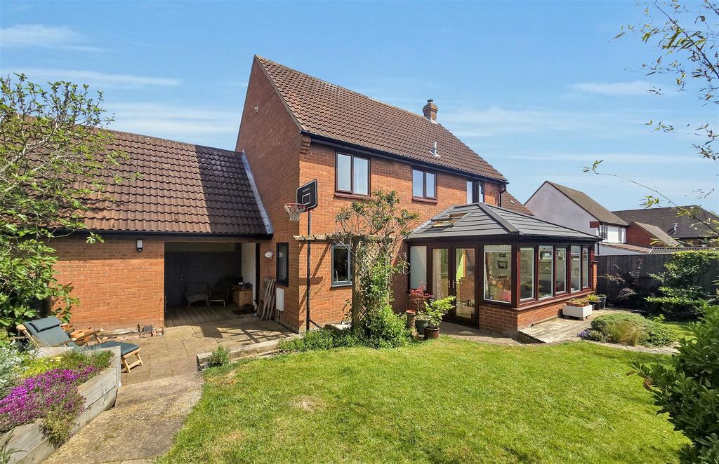 Property photo 2 of 27 Far.Jpg